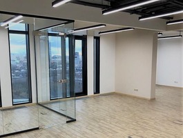 Офисное помещение 94 кв.м. на 13 этаже в бизнес-центре IQ Квартал